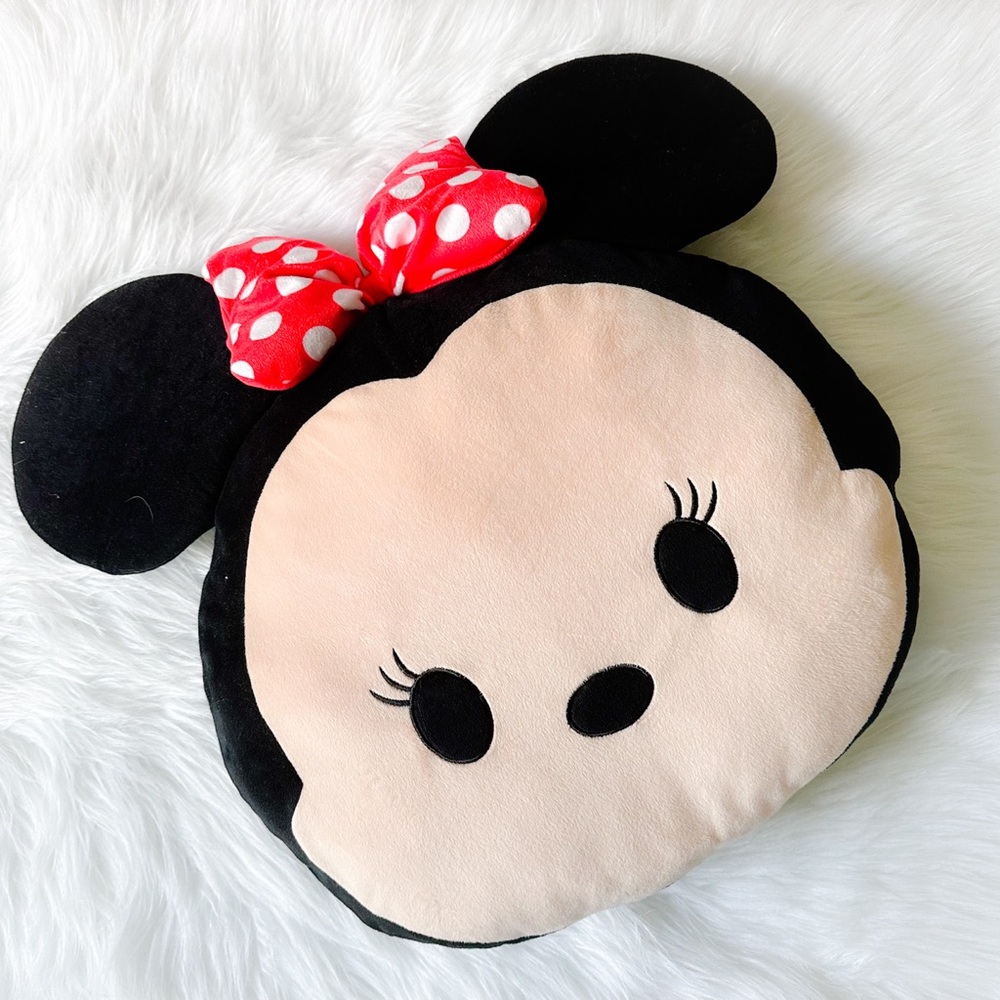 Minnie Mouse Tsum Tsum Pillow 23x21